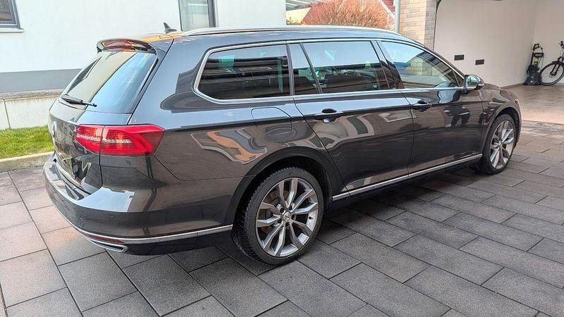 Gebraucht VW Passat Highline 190 PS (139 kW) 2018 Grau Kombi