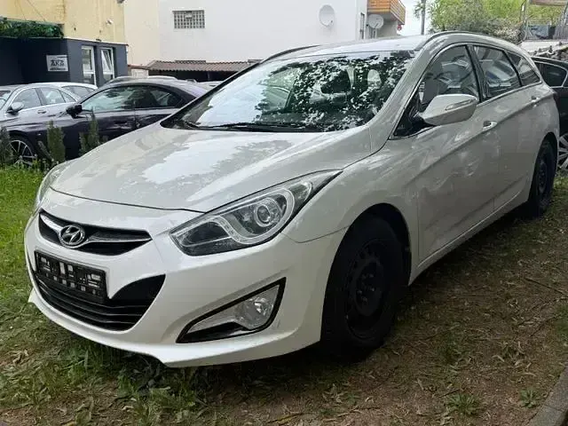 Gebraucht Hyundai i40 Edition 135 PS (99 kW) 2013 Weiß Kombi