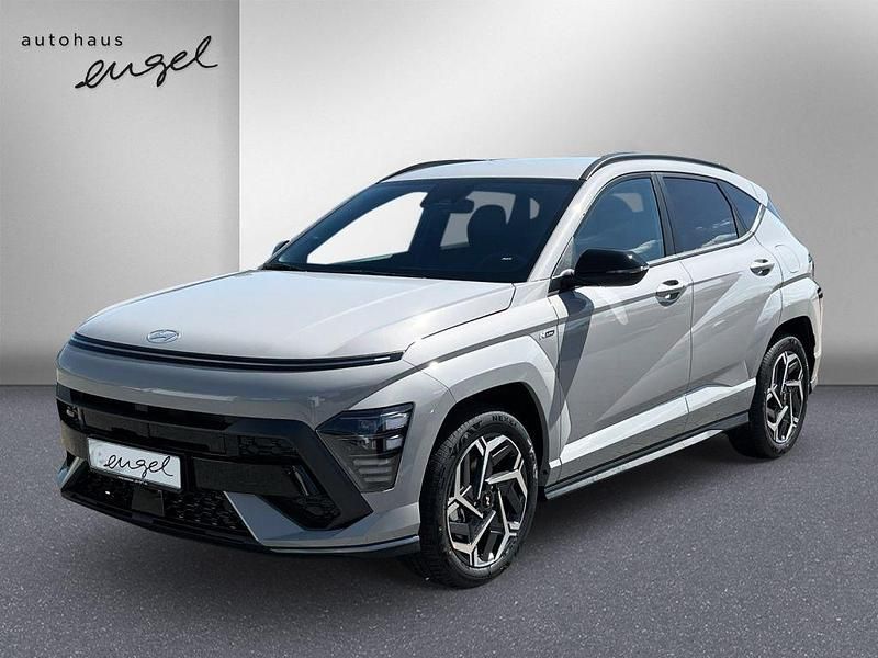Grau Neu 2025 Hyundai Kona N Line SUV | 34.989 € (Teuer) - Bild 1/4