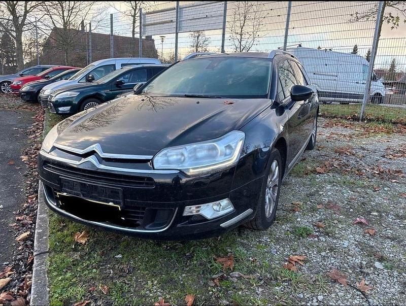 Gebraucht Citroën C5 SELECTION 150 PS (110 kW) 2016 Schwarz Kombi