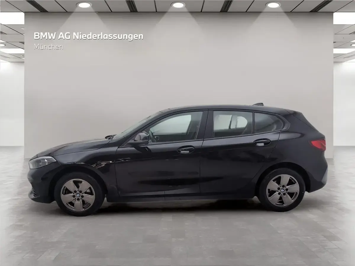 Gebraucht BMW 118 Advantage 136 PS (100 kW) 2022 Schwarz Limousine
