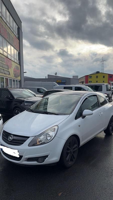 Weiß Gebraucht 2009 Opel Corsa Coupé | 3.550 € - Bild 1/4