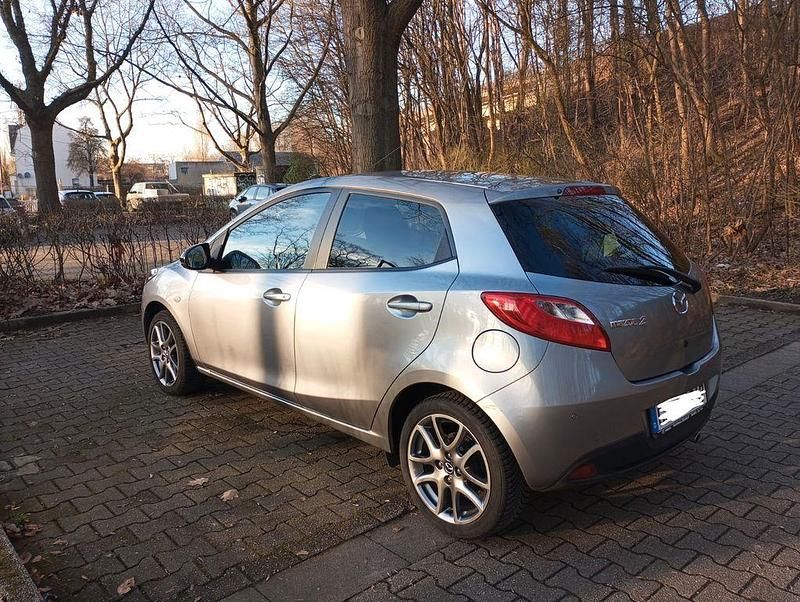 Gebraucht Mazda 2 Sendo 84 PS (61 kW) 2014 Grau Limousine