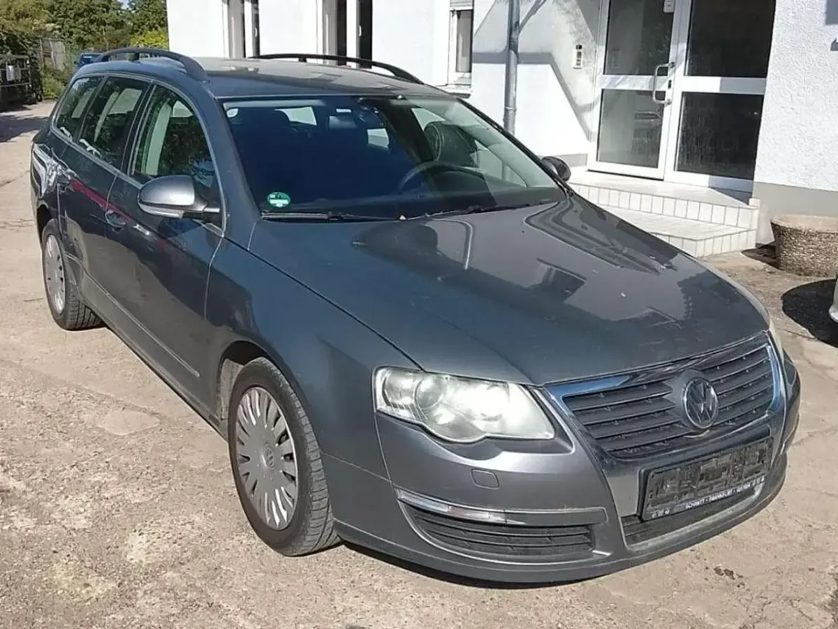 Gebraucht VW Passat Comfortline 140 PS (102 kW) 2006 United grey metallic Kombi