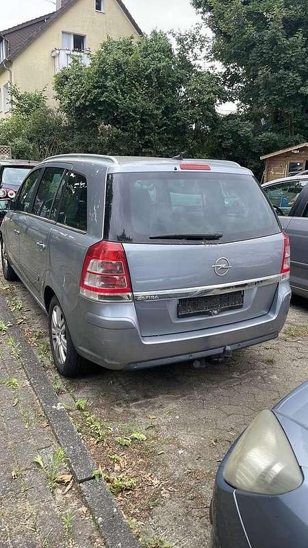 Silber Gebraucht 2007 Opel Zafira Catch Me Van / Kleinbus | 750 € (Guter Preis) - Bild 1/4