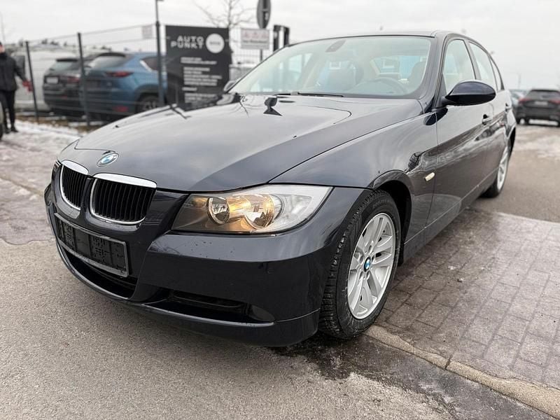 Gebraucht BMW 318 143 PS (105 kW) 2007 Blau Limousine