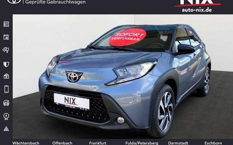 Grau Neu 2024 Toyota Aygo Team Kleinwagen | 16.350 € - Bild 1/4