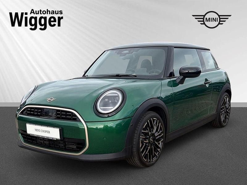 Gebraucht Mini Cooper 114 kW (156 PS) 2025 Gruen Kleinwagen