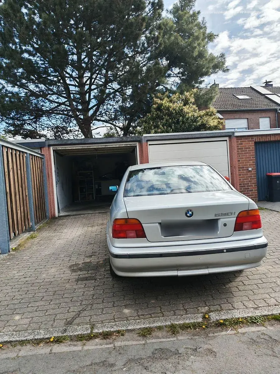 Używany BMW 520 150 KM (110 kW) 2000 Srebrny Sedan/Limuzyna