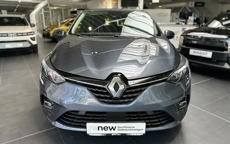 Używany Renault Clio V Experience 101 KM (74 kW) 2021 Szary Sedan/Limuzyna
