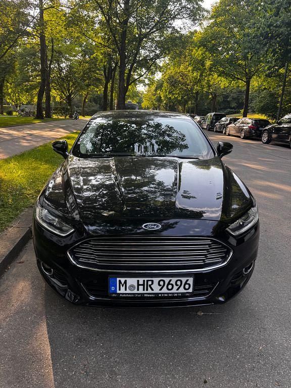 Schwarz Gebraucht 2018 Ford Mondeo Titanium Limousine | 15.500 € (Fairer Preis) - Bild 1/4
