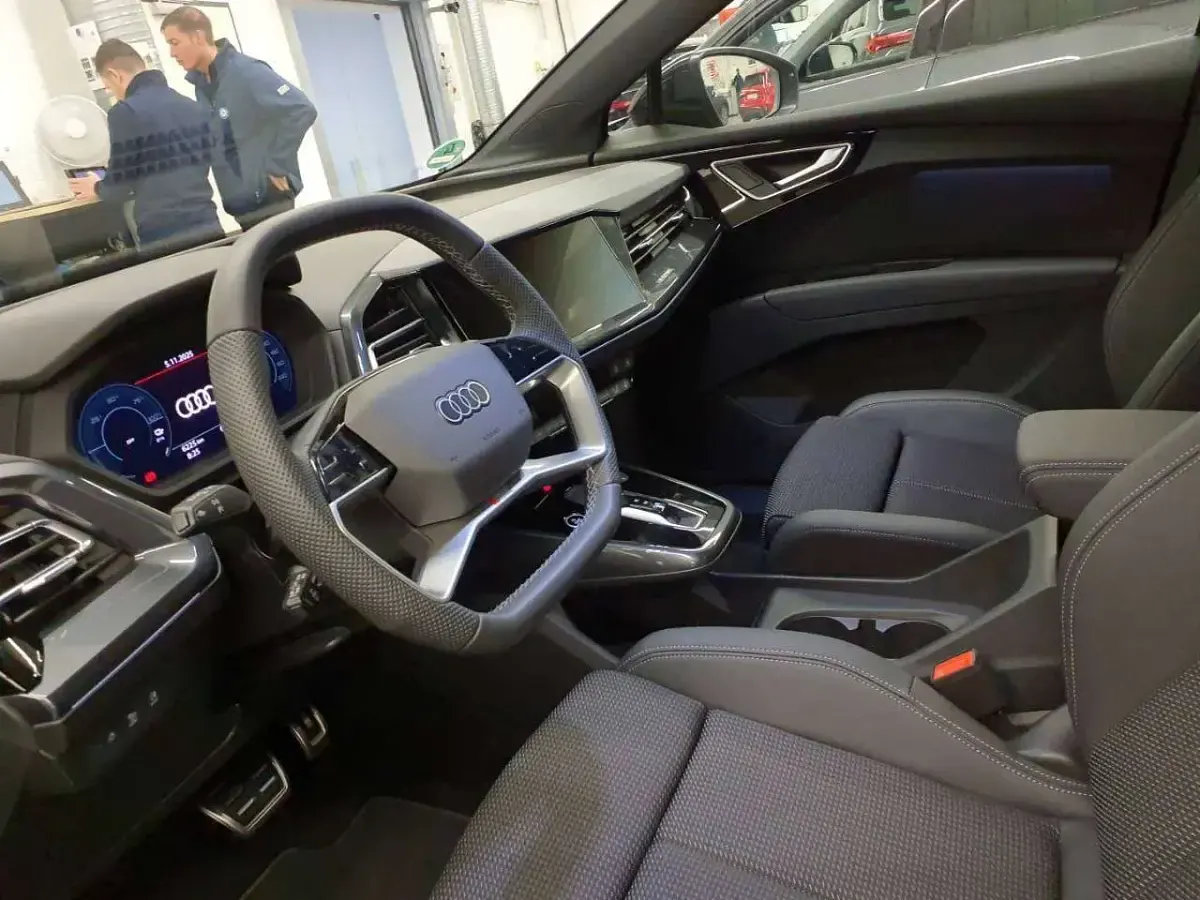 Gebraucht Audi Q4 Sportback e-tron 210 kW (286 PS) 2025 Grau SUV