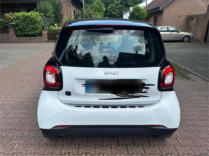 Gebraucht Smart ForTwo Electric Drive 62 kW (85 PS) 2019 Weiß Coupé