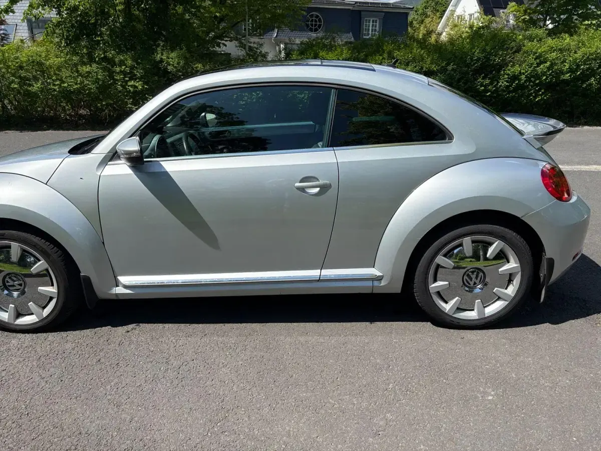 Gebraucht VW Beetle 105 PS (77 kW) 2012 Silber Kleinwagen