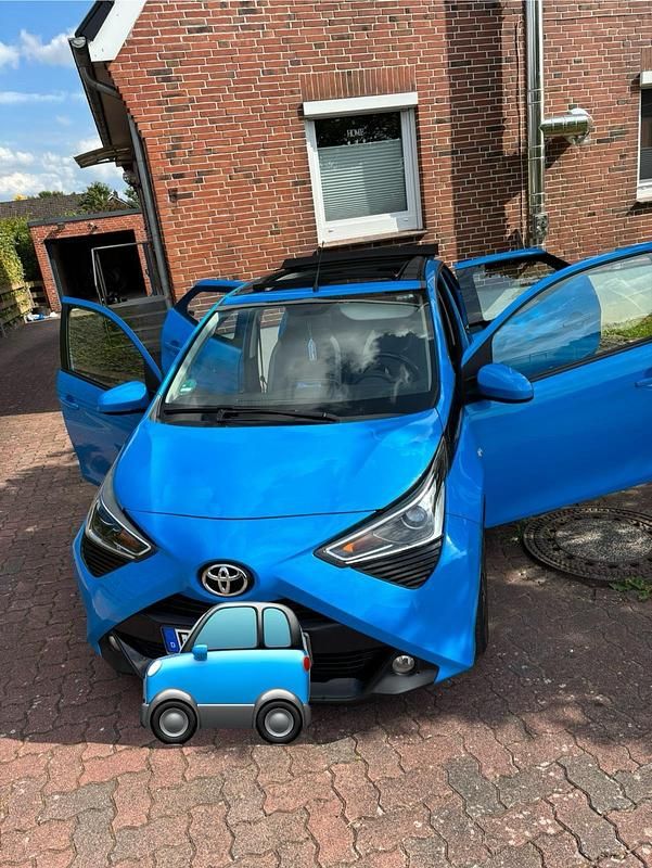 Blau Gebraucht 2018 Toyota Aygo Kleinwagen | 6.100 € (Guter Preis) - Bild 1/4