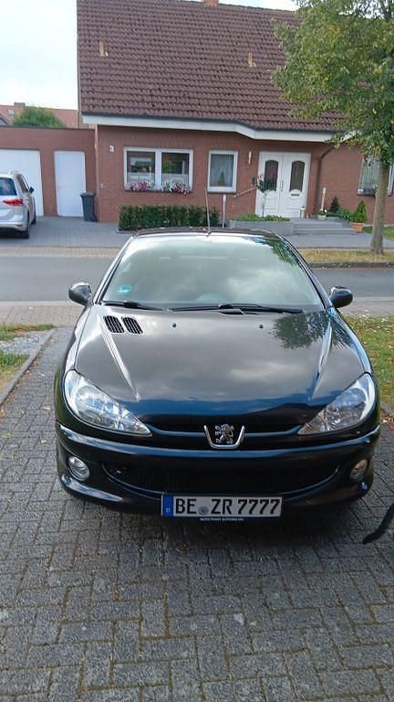 Schwarz Gebraucht 2005 Peugeot 206 CC Filou Cabrio | 2.900 € (Teuer) - Bild 1/4