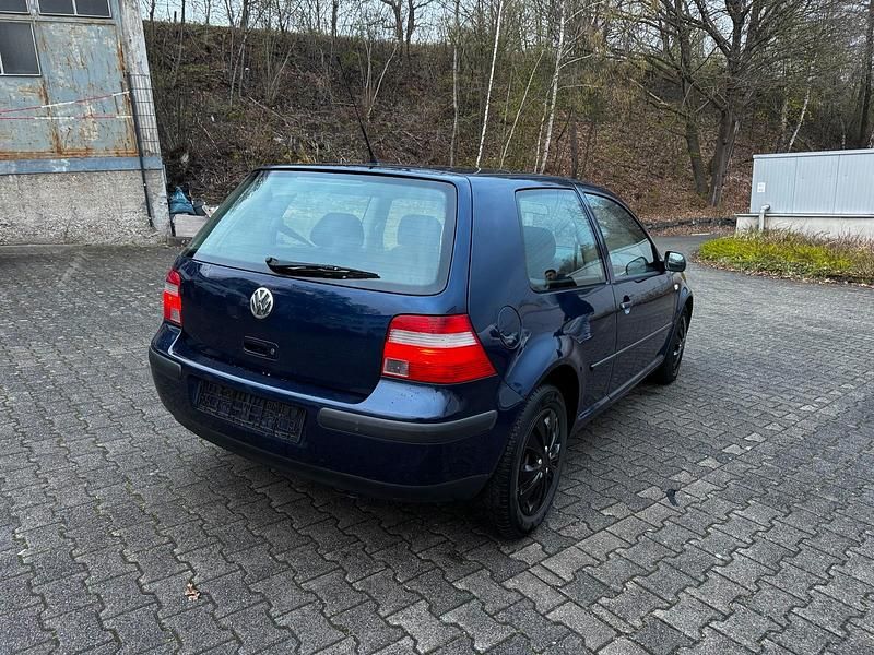Gebraucht VW Golf IV 130 PS (95 kW) 2003 Blau Kleinwagen
