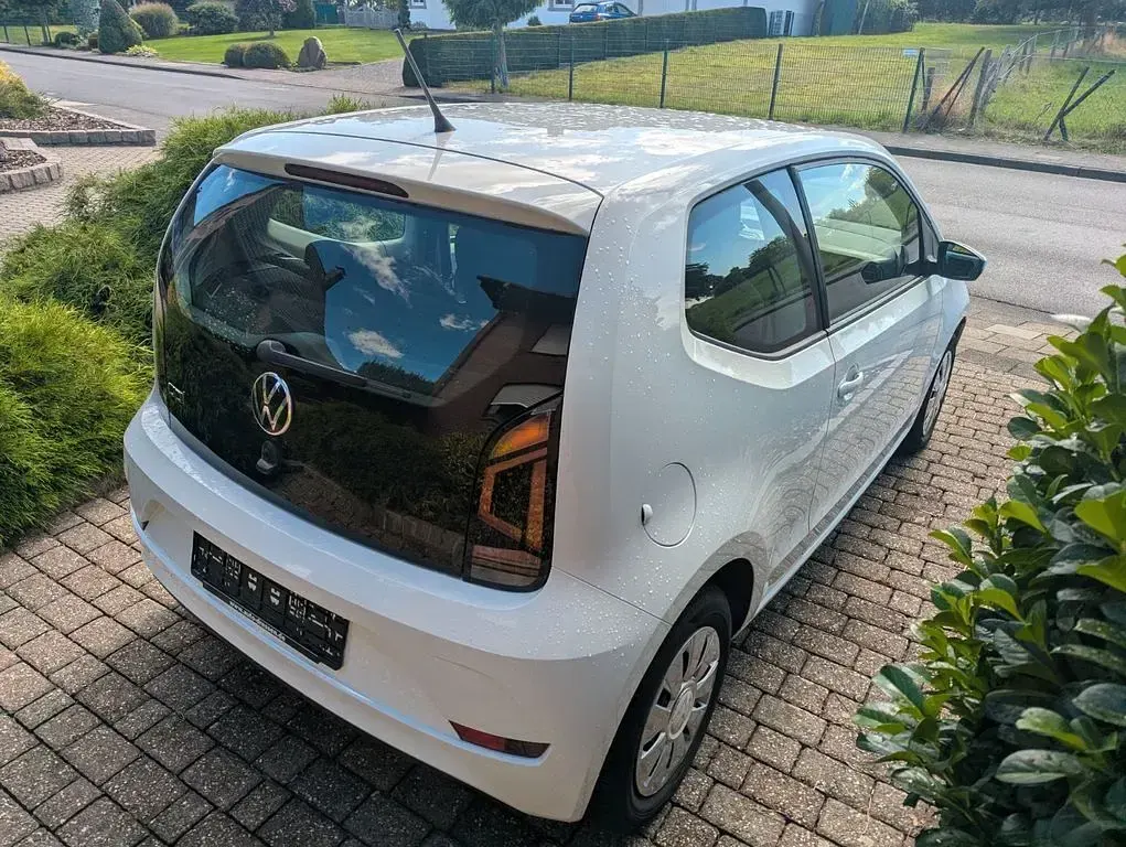 Gebraucht VW up! Active 65 PS (47 kW) 2022 Weiß Kleinwagen