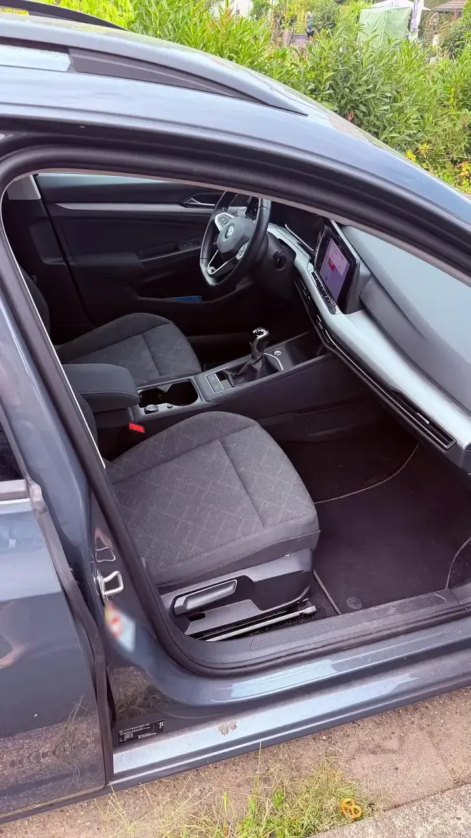 Gebraucht VW Golf VIII 110 PS (80 kW) 2021 Grau Limousine