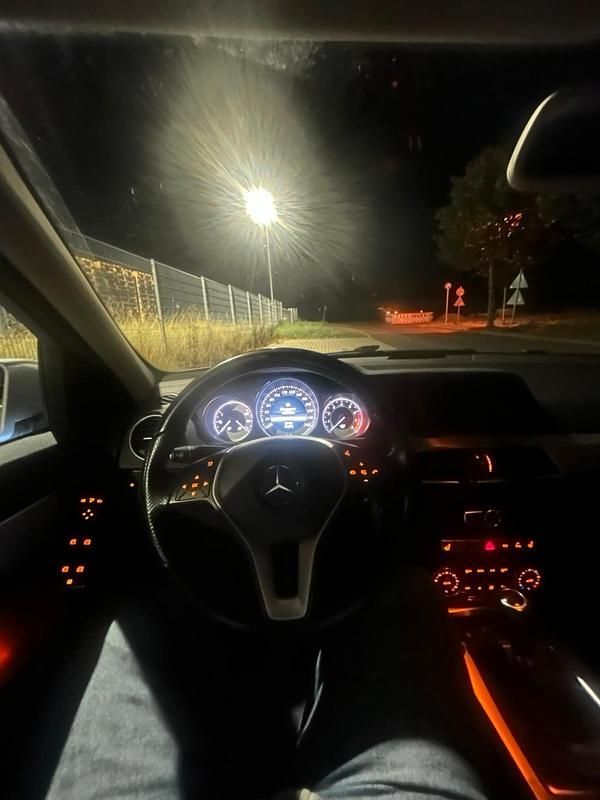 Gebraucht Mercedes C180 Avantgarde 156 PS (114 kW) 2013 Silber Limousine