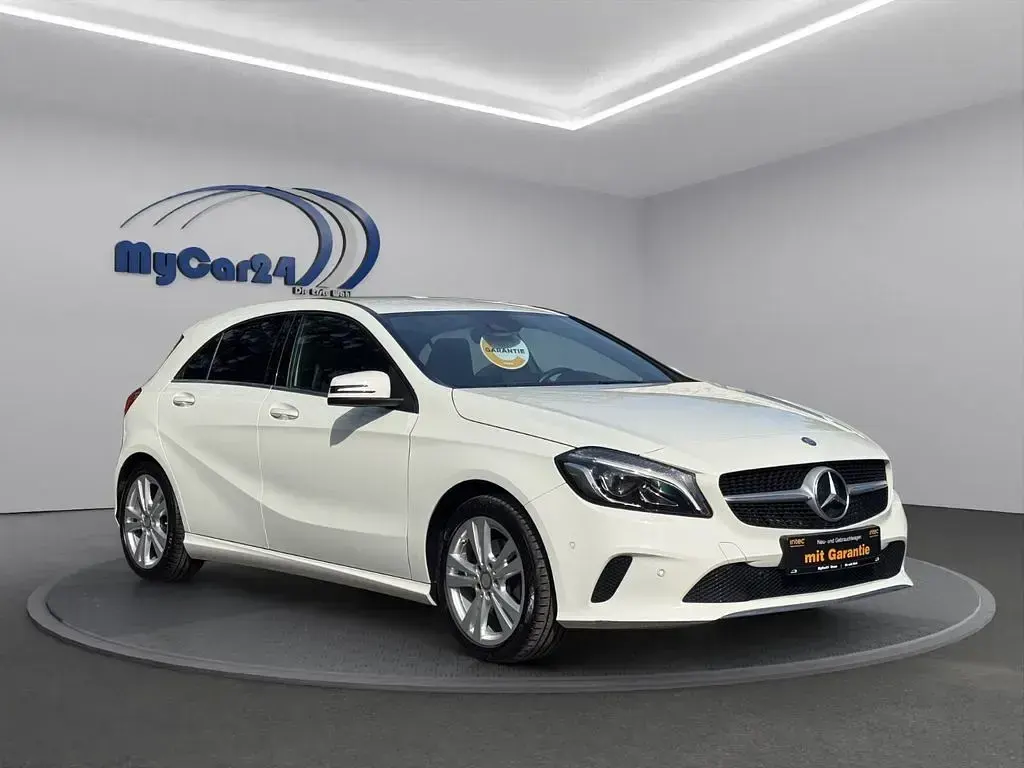 Używany Mercedes A220 177 KM (130 kW) 2016 Biały Sedan/Limuzyna