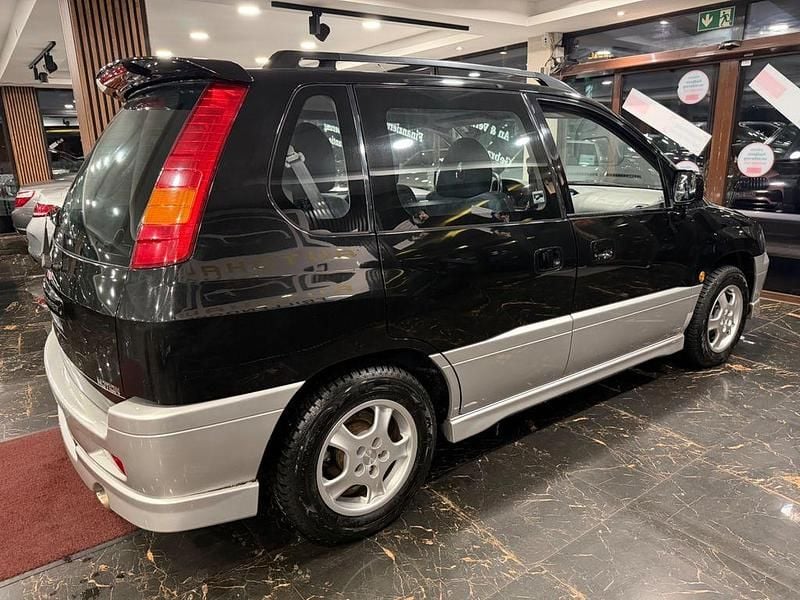 Gebraucht Mitsubishi Space Runner Motion 136 PS (100 kW) 2000 Schwarz Van / Kleinbus