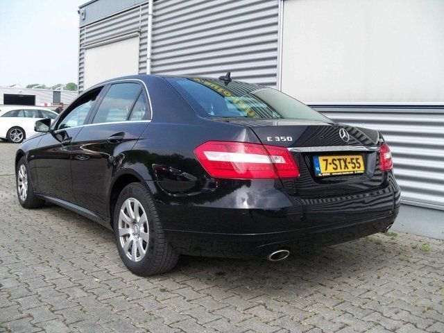 Gebraucht Mercedes E350 265 PS (194 kW) 2012 Schwarz metallic Limousine