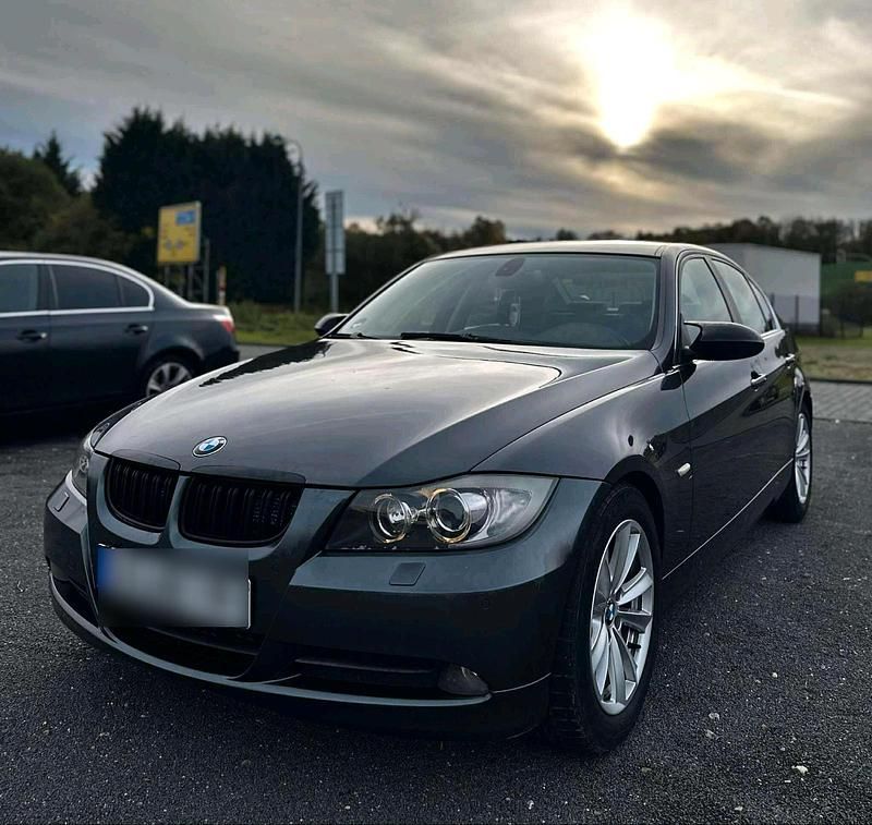 Grau Gebraucht 2007 BMW 325 Limousine | 4.500 € (Superpreis) - Bild 1/4