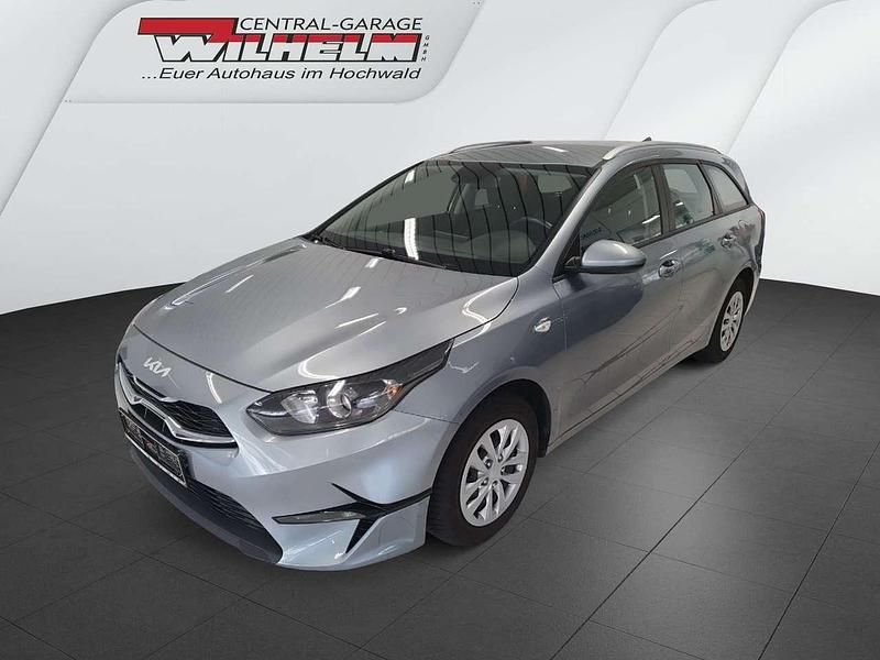 Lunarsilber Gebraucht 2022 Kia Ceed Sportswagon Kombi | 17.990 € (Etwas zu teuer) - Bild 1/4