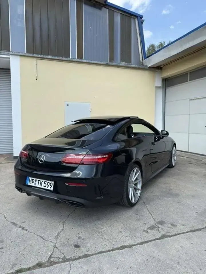 Gebraucht Mercedes E300 AMG line 245 PS (180 kW) 2019 Andere farben Coupé