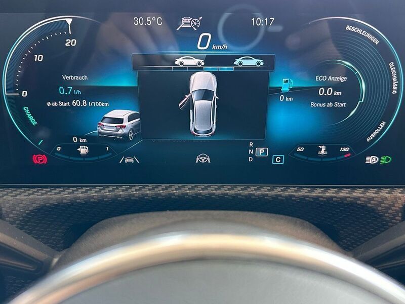 Gebraucht Mercedes A180 116 PS (85 kW) 2022 Rot Limousine