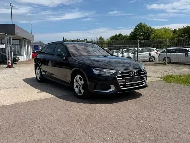 Gebraucht Audi A4 Advanced 204 PS (150 kW) 2023 Schwarz Kombi