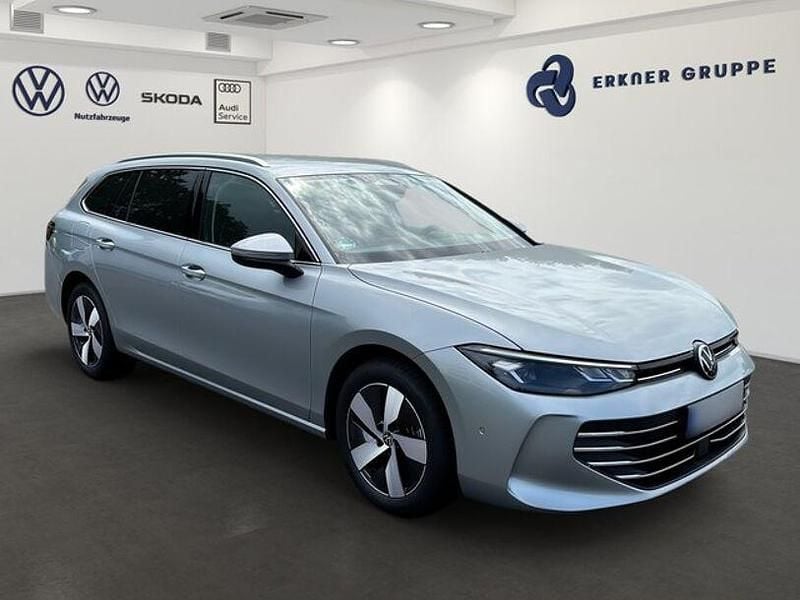 Gebraucht VW Passat Business 150 PS (110 kW) 2025 Oyster silver metallic Kombi