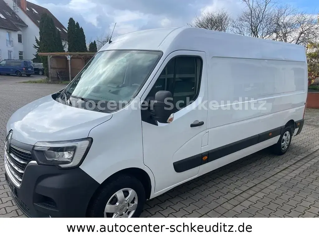 Używany Renault Master Komfort 179 KM (131 kW) 2021 Biały Minivan