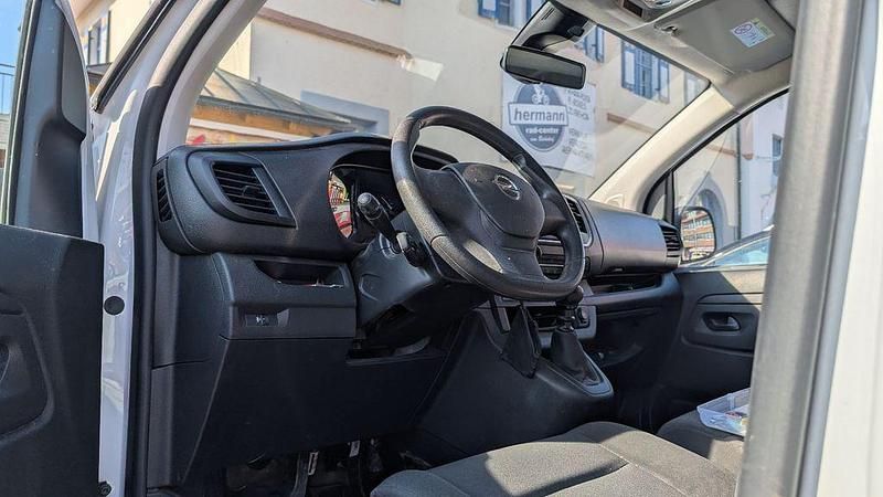 Gebraucht Opel Vivaro 120 PS (88 kW) 2024 Weiß Van / Kleinbus