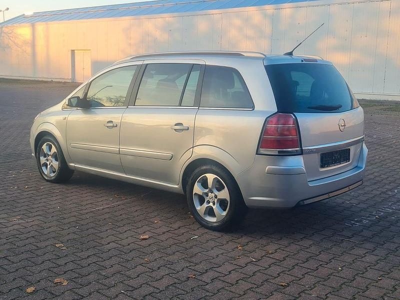 Gebraucht Opel Zafira 150 PS (110 kW) 2006 Silber Van / Kleinbus