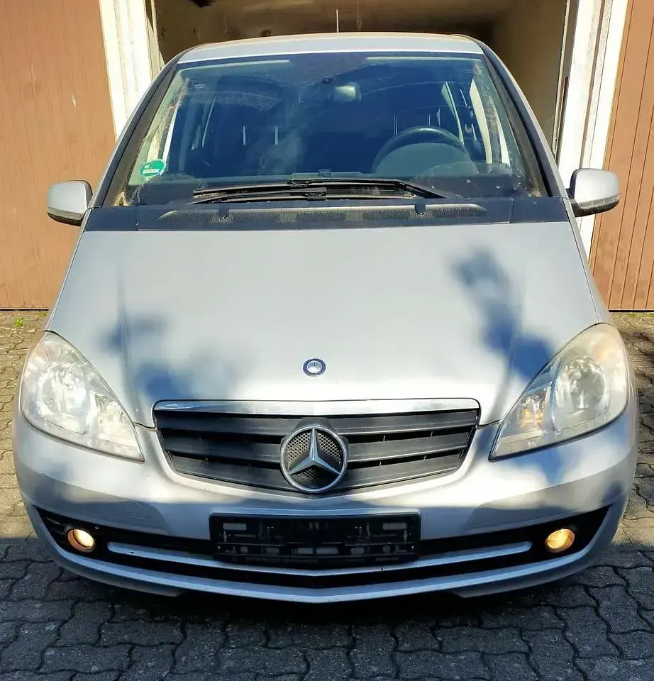 Gebraucht Mercedes A160 95 PS (69 kW) 2010 Silber Limousine