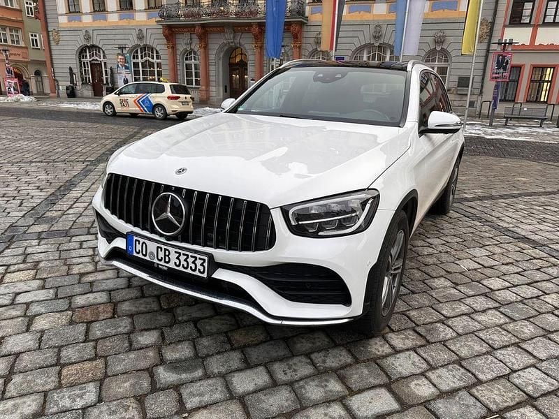 Weiß Gebraucht 2022 Mercedes GLC300 SUV | 42.500 € (Guter Preis) - Bild 1/4