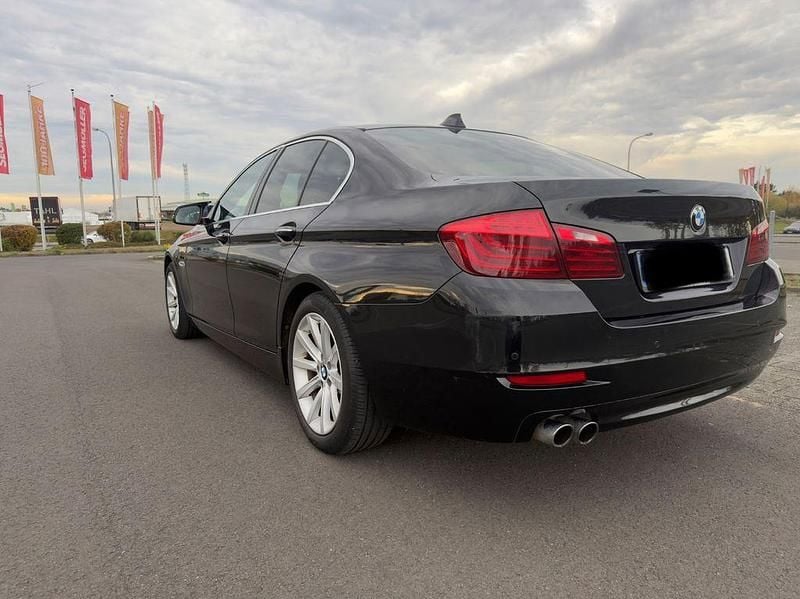 Gebraucht BMW 520 Sport Line 190 PS (139 kW) 2014 Schwarz Limousine