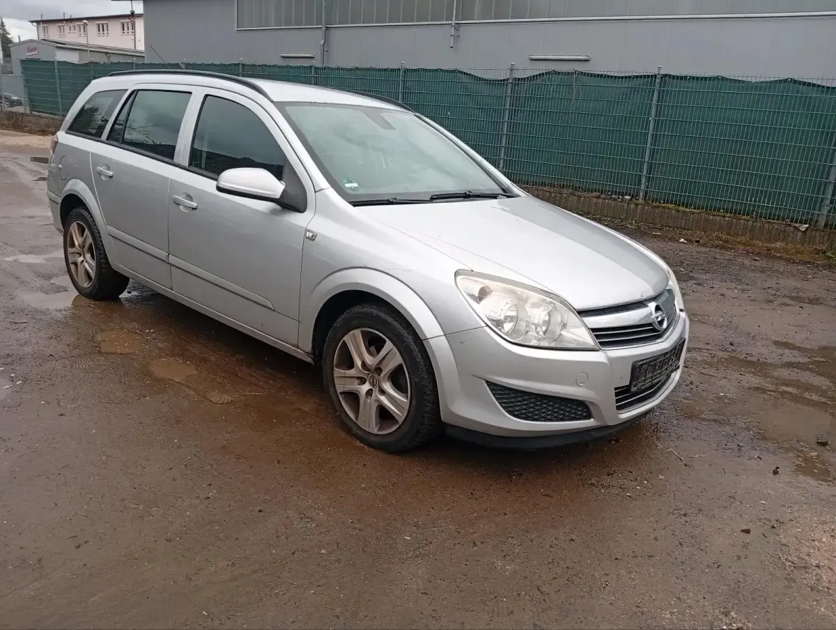 Gebraucht Opel Astra 110 PS (80 kW) 2008 Silber Kombi