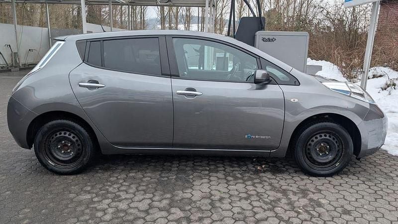 Gebraucht Nissan Leaf 80 kW (109 PS) 2016 Grau Kleinwagen
