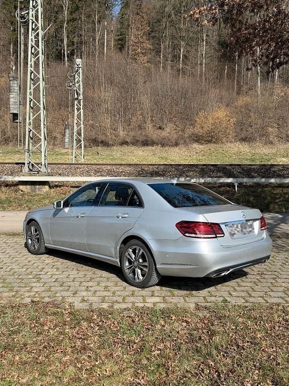 Gebraucht Mercedes E250 Avantgarde 211 PS (155 kW) 2015 Silber Limousine