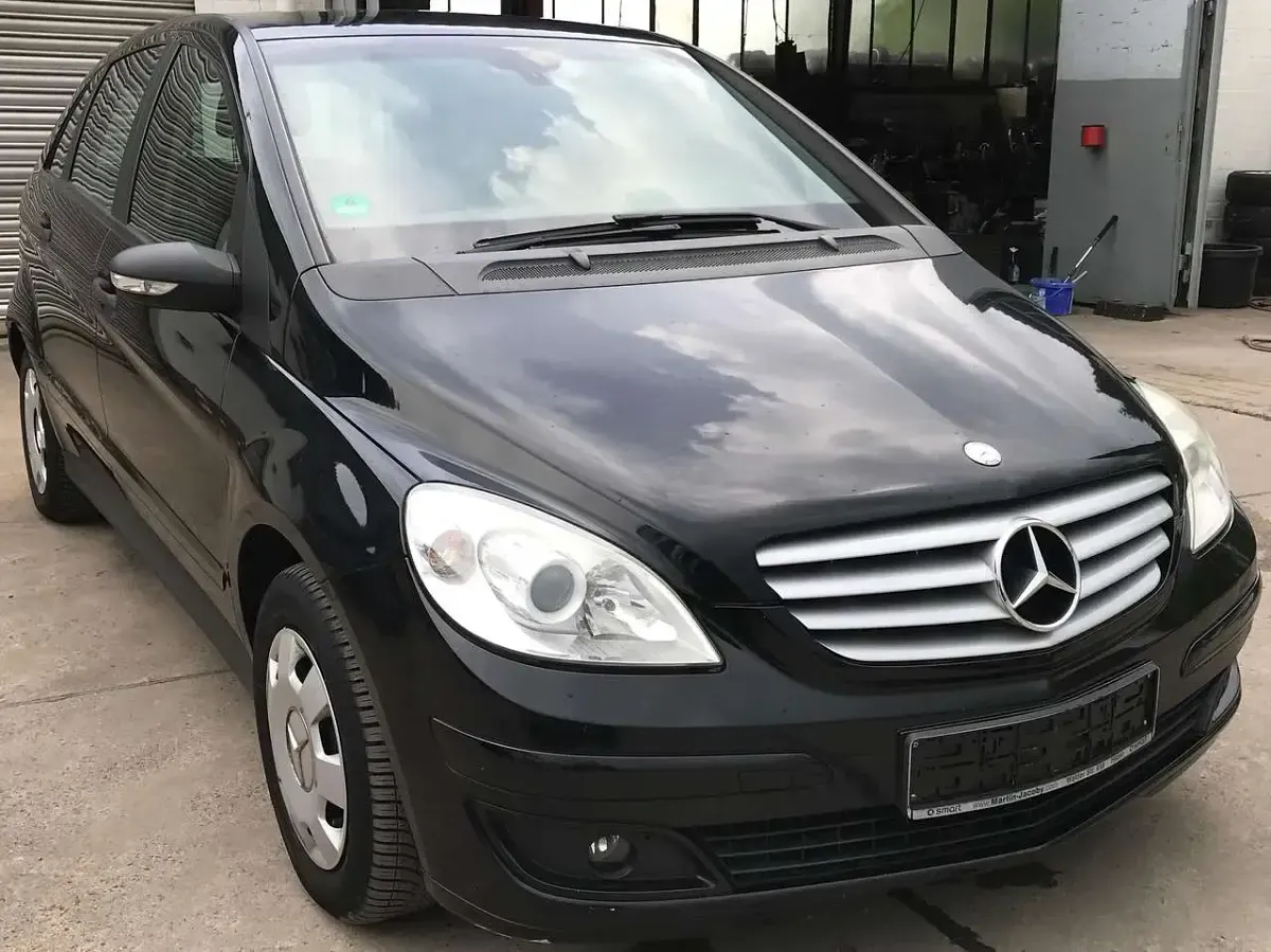 Gebraucht Mercedes B170 116 PS (85 kW) 2008 Schwarz Van / Kleinbus