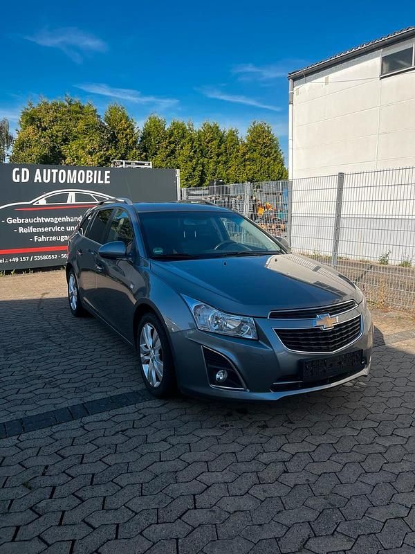 Grau Gebraucht 2012 Chevrolet Cruze Kombi | 4.399 € (Guter Preis) - Bild 1/4