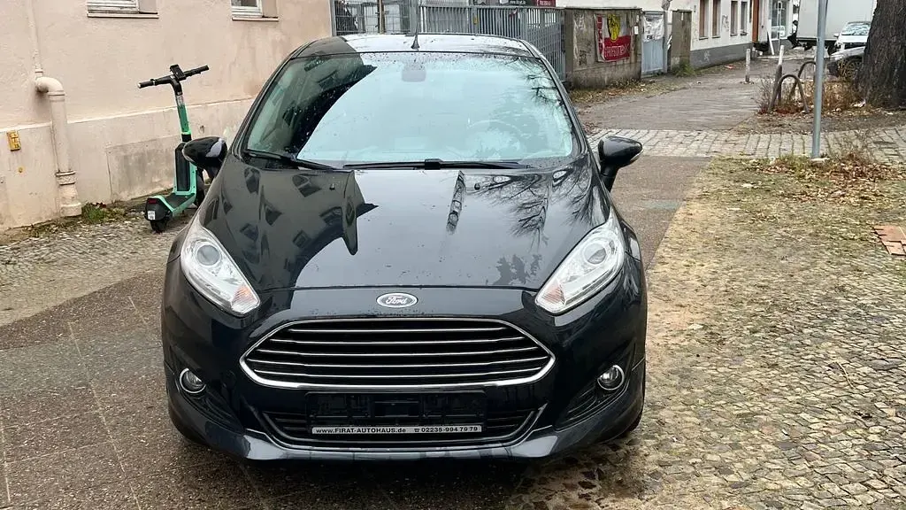 Używany Ford Fiesta Titanium 101 KM (74 kW) 2016 Czarny Hatchback