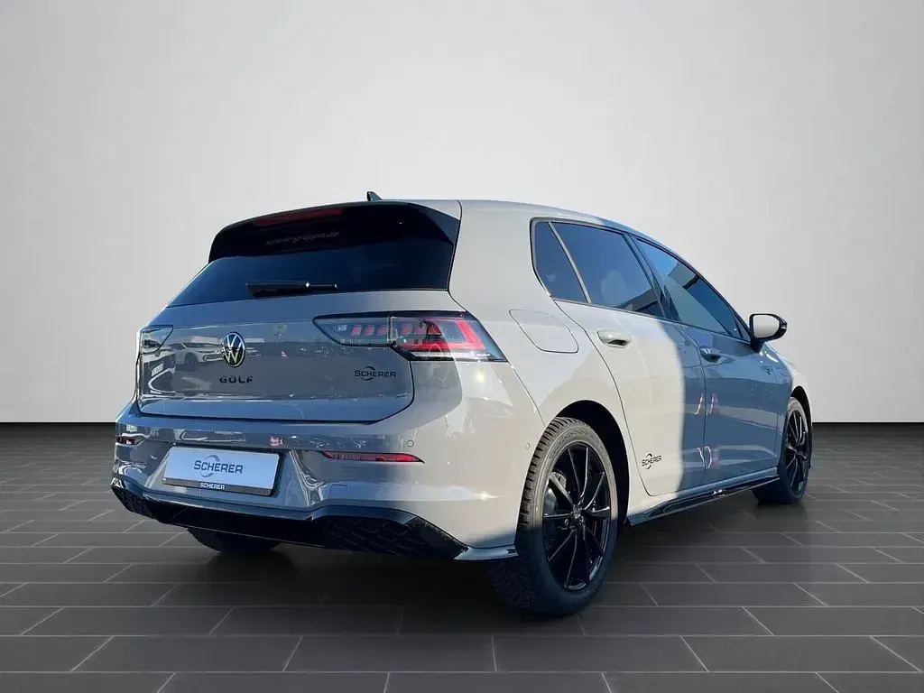 Gebraucht VW Golf VIII Sound 150 PS (110 kW) 2026 Grau Limousine