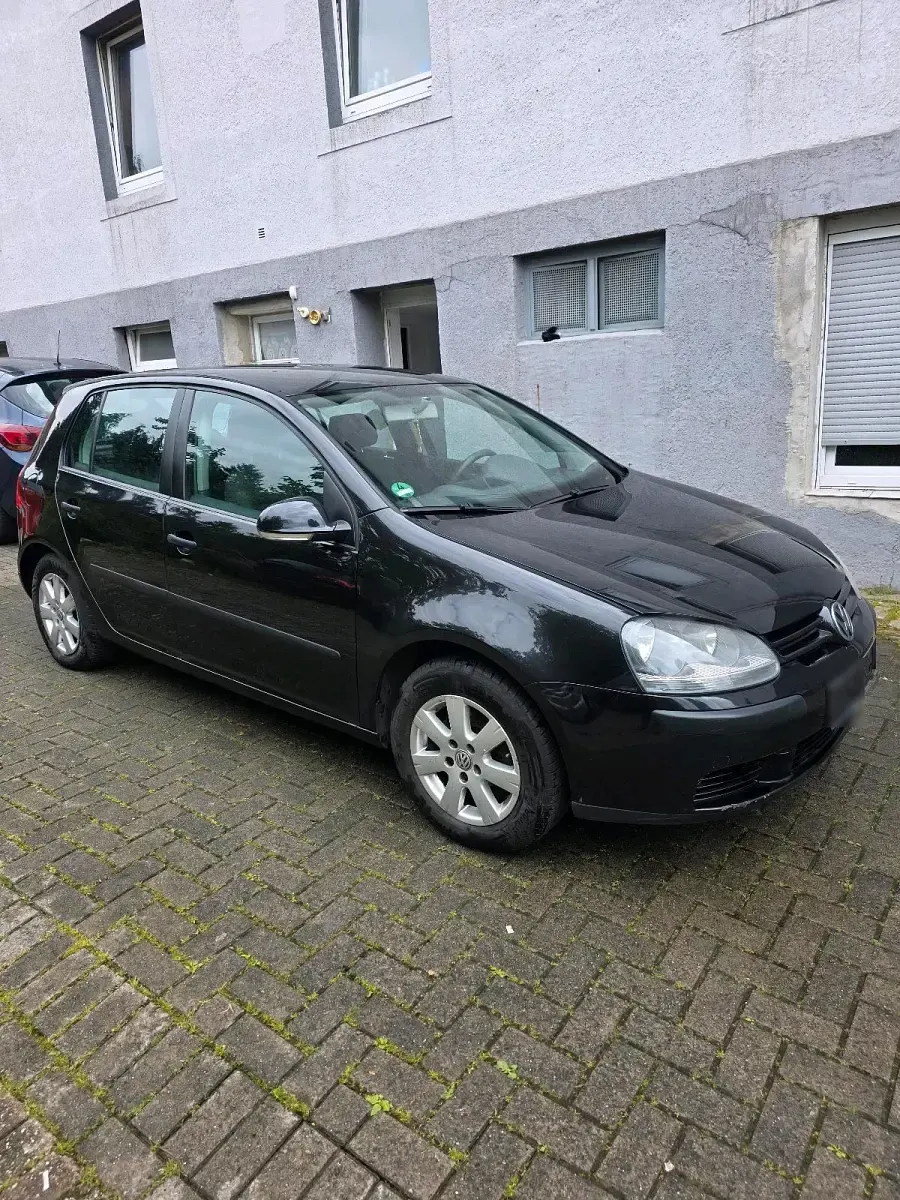 Gebraucht VW Golf V 75 PS (55 kW) 2004 Schwarz Kleinwagen
