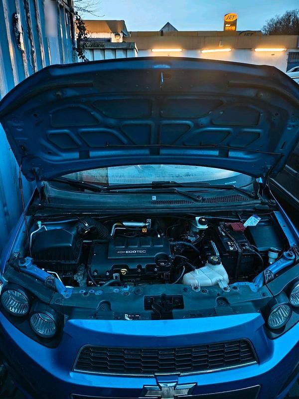 Gebraucht Chevrolet Aveo 86 PS (63 kW) 2011 Blau Kleinwagen