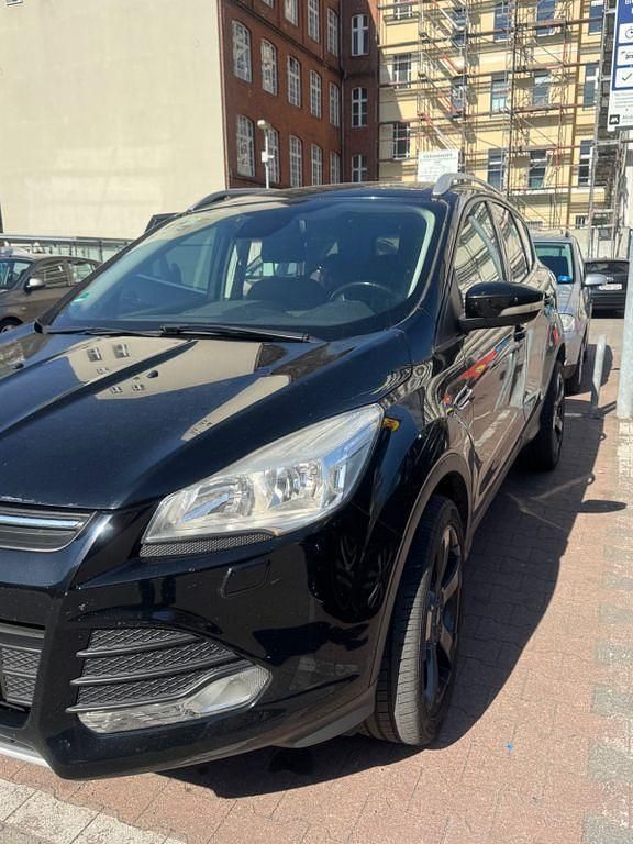 Gebraucht Ford Kuga Individual 150 PS (110 kW) 2016 Schwarz SUV