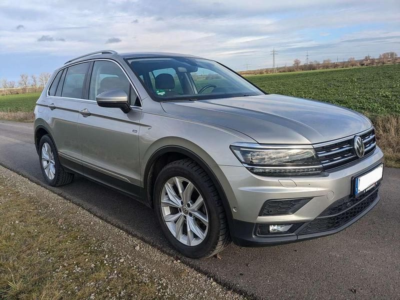Grau Gebraucht 2019 VW Tiguan Join SUV | 22.000 € (Teuer) - Bild 1/4